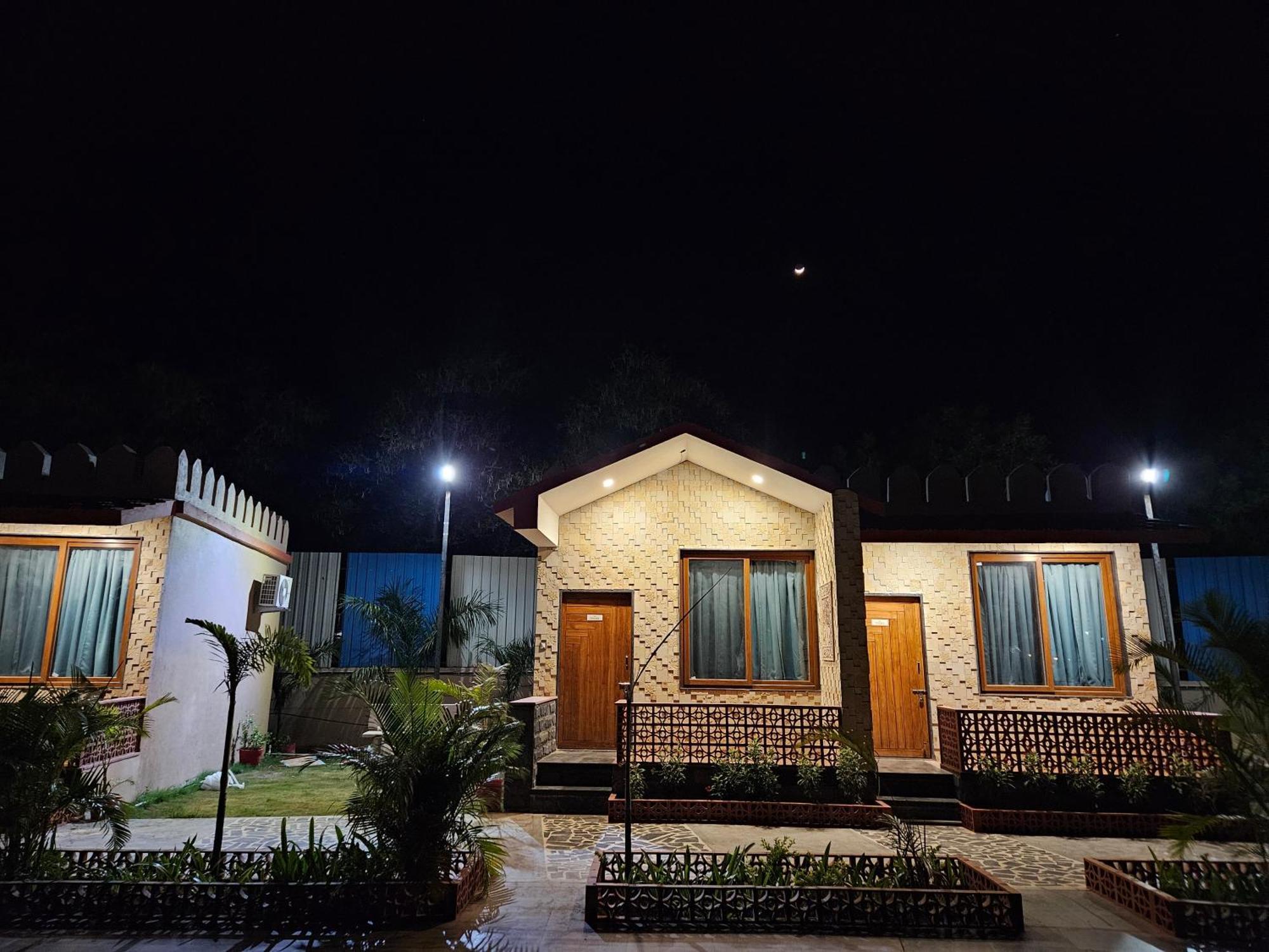The Mewar Palace And Resort Shivpuri  Exterior photo